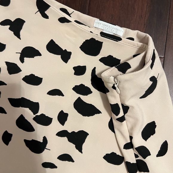 New York and Company Midi skirt - Picture 3 of 4